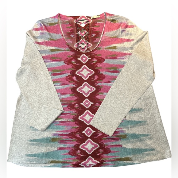 latitude 10 Tops - Latitude 10° Multicolor Top NWOT. Size XL.